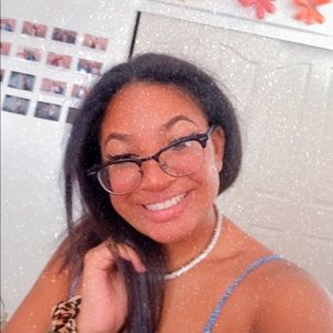 Meet your Posher, Vikky